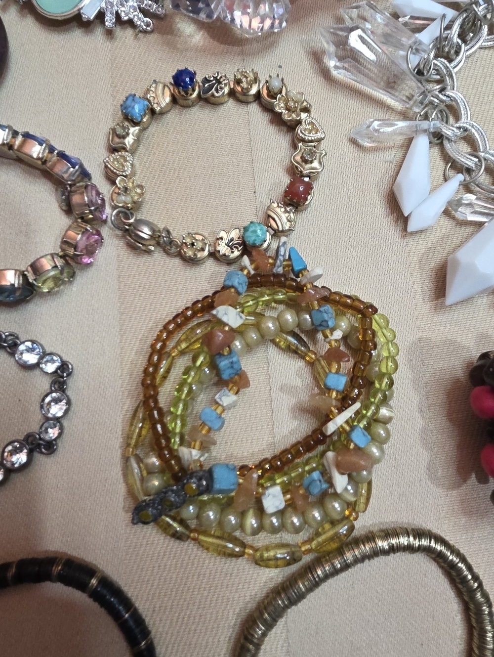 RESELLERS!!! LOT OF 27 BRACELETS KEEP OR RESELL - Picture 6 of 10